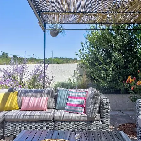 Le Chant Du Coquelicot Bed & Breakfast *