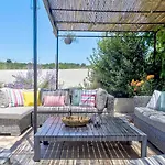 Le Chant Du Coquelicot Bed & Breakfast 3*