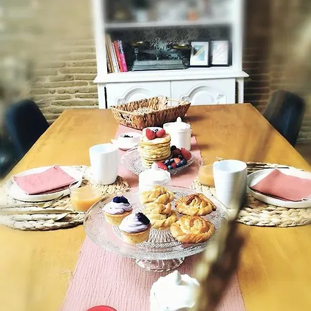 Oda ve Kahvaltı Le Chant Du Coquelicot Baziege