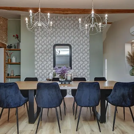 Oda ve Kahvaltı Le Chant Du Coquelicot Baziege