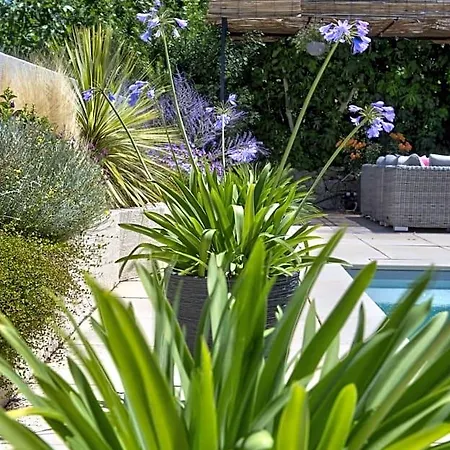 Le Chant Du Coquelicot Bed and Breakfast 3*